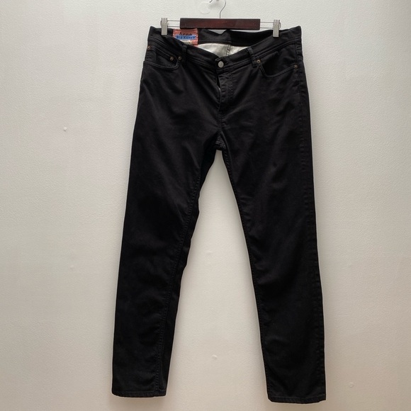 Acne Studios - Blå Konst Floragatan 13 Jeans in North Stay Black - Picture 3 of 8